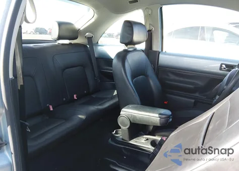 2010 Volkswagen New Beetle 2.5L Final Edition из США, поврежденный, VIN 3VWPW3AG0AM009464